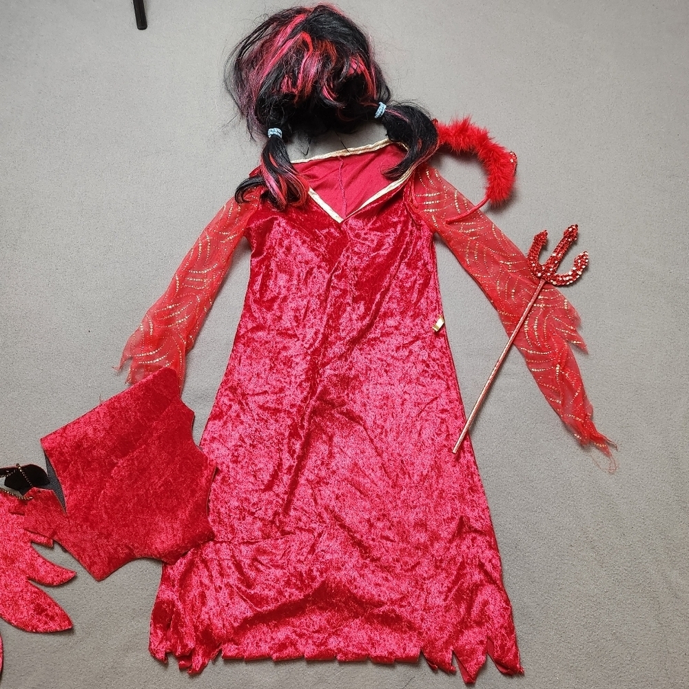 Halloween devil costume size Small with headband horns Kids / Girls